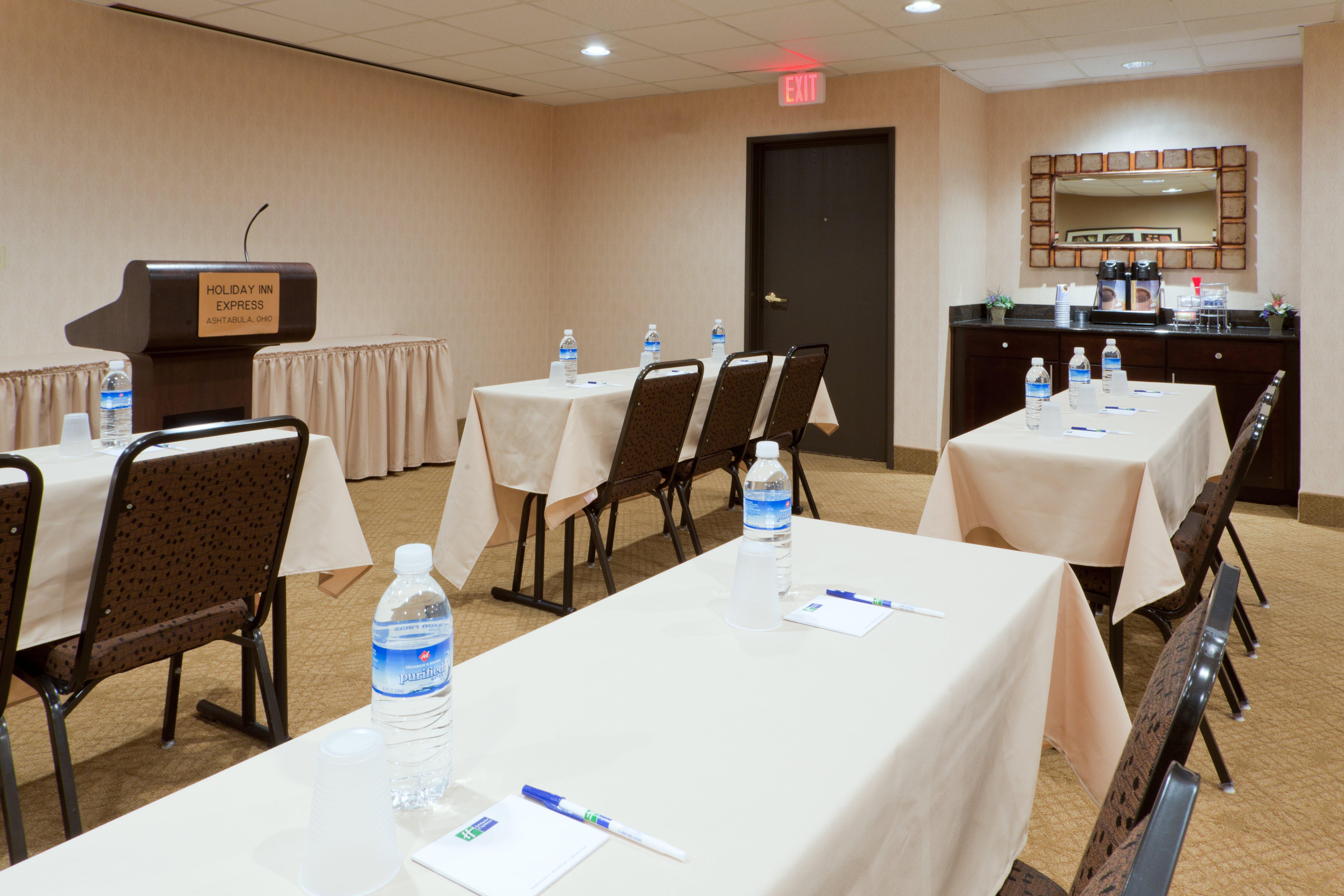Holiday Inn Express & Suites Ashtabula-Geneva By Ihg Austinburg Exterior foto